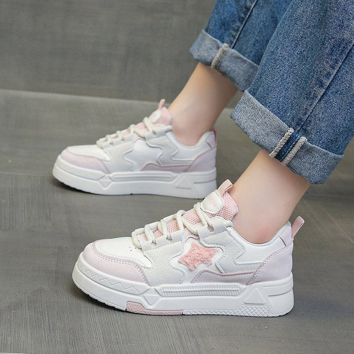 Women's sneakers with sparkling star appliqué and comfortable cushioning Mune Fashion