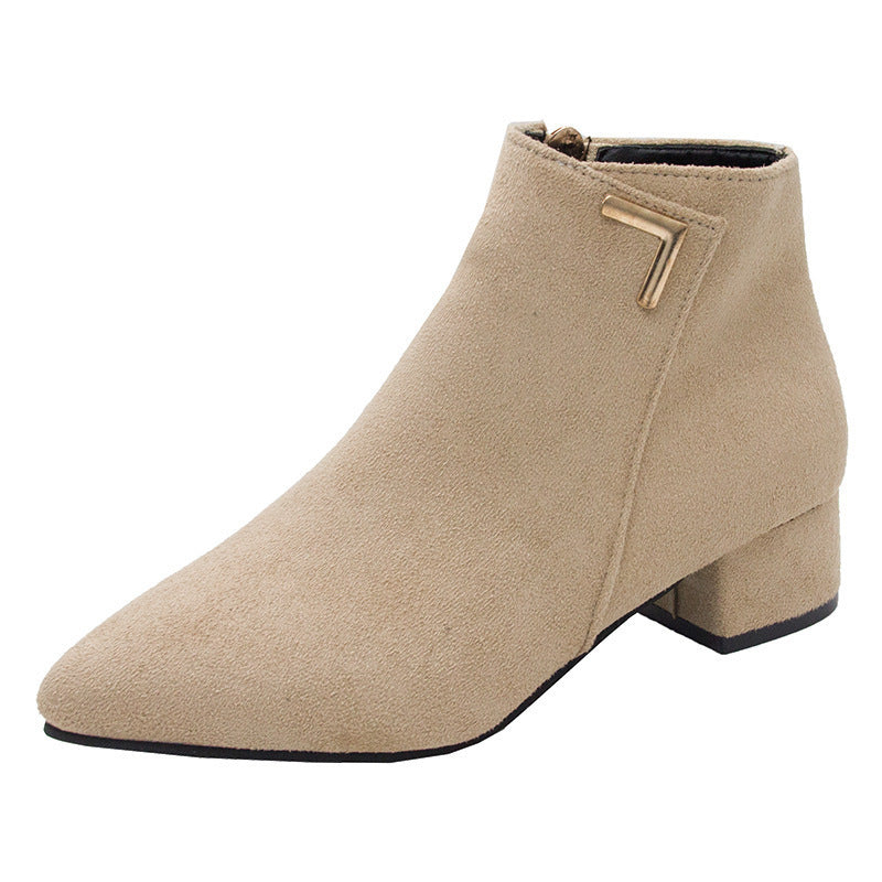 Ladies' pointed ankle boots in smooth leather look with subtle metal corner appliqué and padded insole Mune Fashion