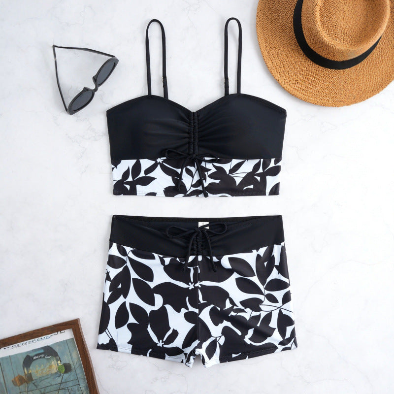 Ladies fashionable crop top with high-cut shorts Mune Fashion