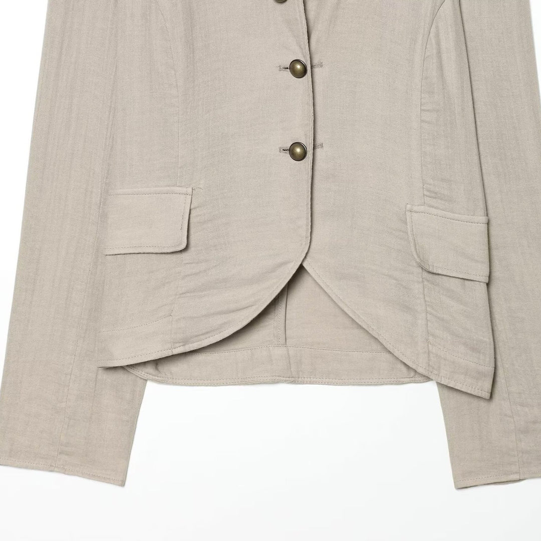 Women's short blazer with Mandarin collar, decorative button placket and curved hem Mune Fashion
