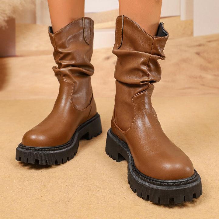 Women robust Chelsea platform ankle boots with chunky tread sole and felt inserts Mune Fashion