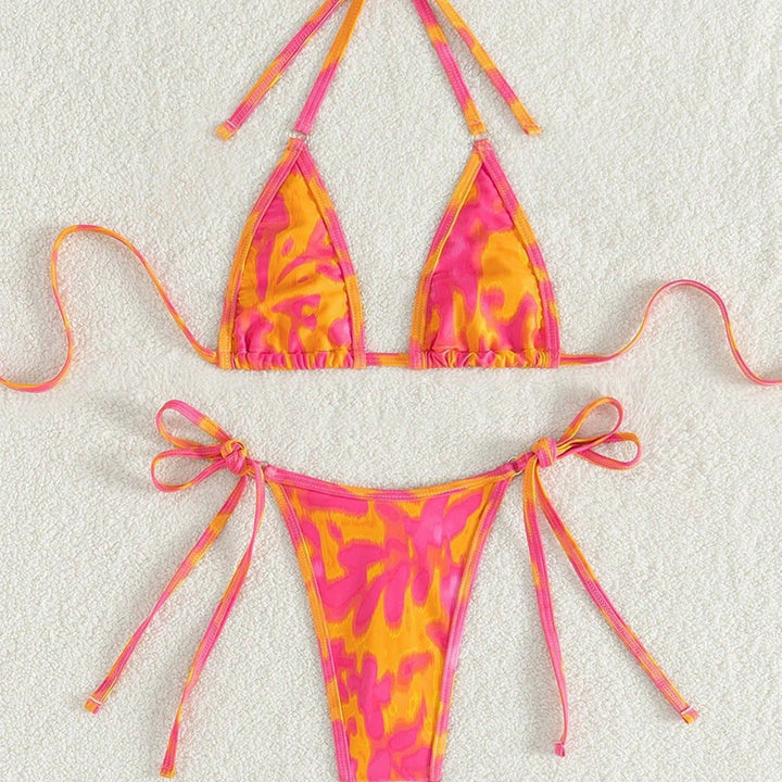 Women’s triangle bikini with adjustable ties and striking color pattern Mune Fashion