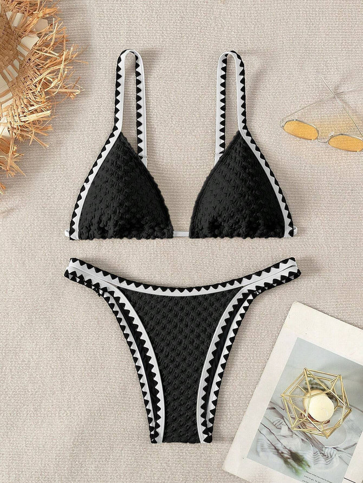 Women's Triangle Bikini with sophisticated crochet pattern Mune Fashion
