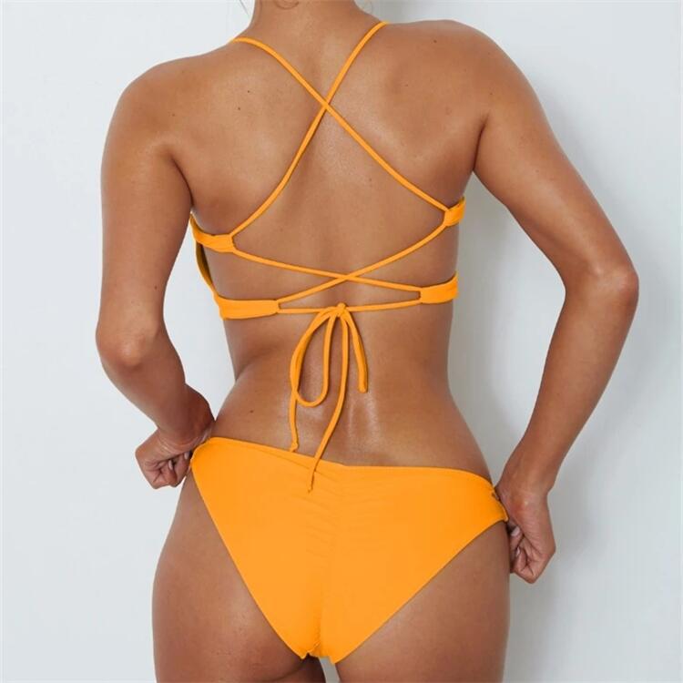 Women's bikini with fashionable bandeau top and adjustable straps Mune Fashion