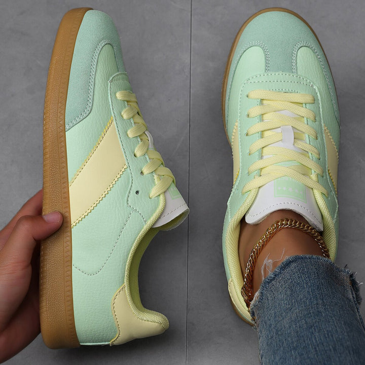 Ladies retro-inspired sneakers with low cut, rubber sole and suede toe cap Mune Fashion