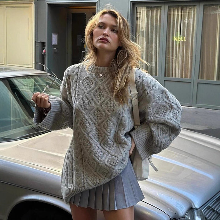 Women's Oversize Knit Sweater with Cable Pattern and Ribbed Cuffs Mune Fashion