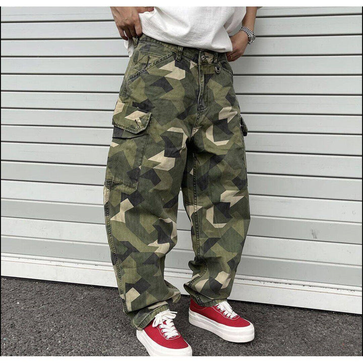 Men's cargo pants with modern camouflage pattern Mune Fashion