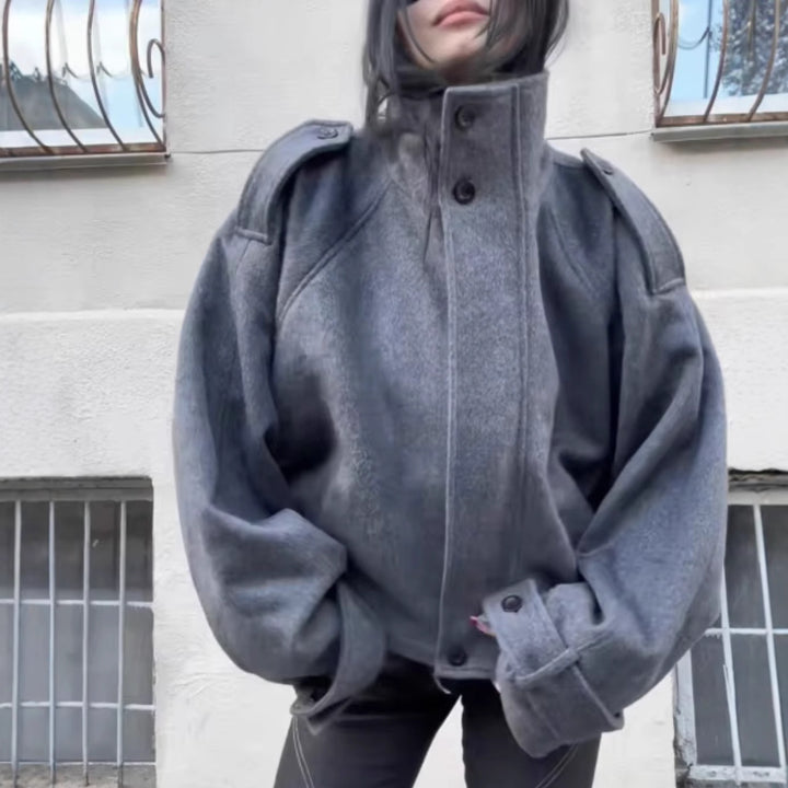 Women's short coat in cape look with high stand-up collar, epaulettes and wide raglan sleeves Mune Fashion