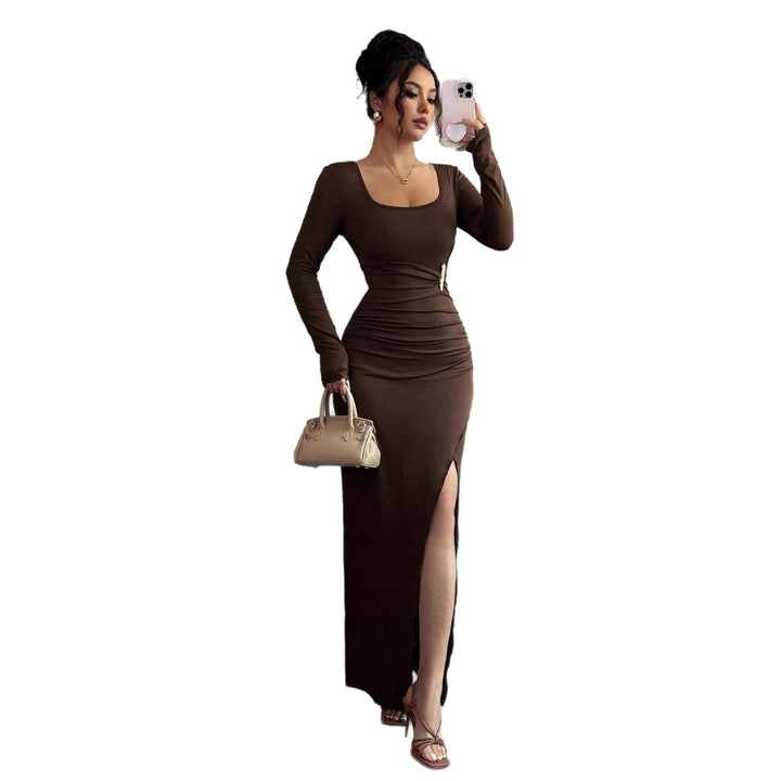 Ladies body-hugging maxi dress with square neckline, fitted gathering and high side slit Mune Fashion