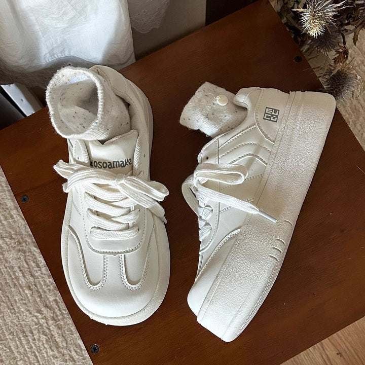 Women's sporty sneakers with reinforced sole and comfortable fit Mune Fashion
