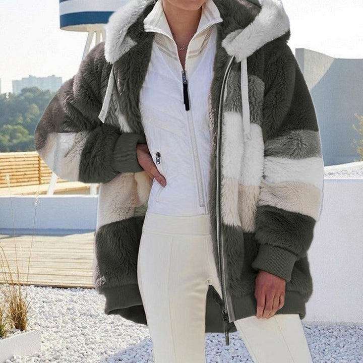 Women's Oversize Teddy Fur Hooded Jacket with Color Block Stripes, High-Quality Zipper and Ribbed Cuffs Mune Fashion