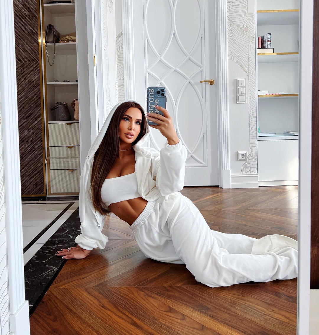 Women nan short velvet tracksuit with zipper hoodie and wide waistband jogging pants Mune Fashion