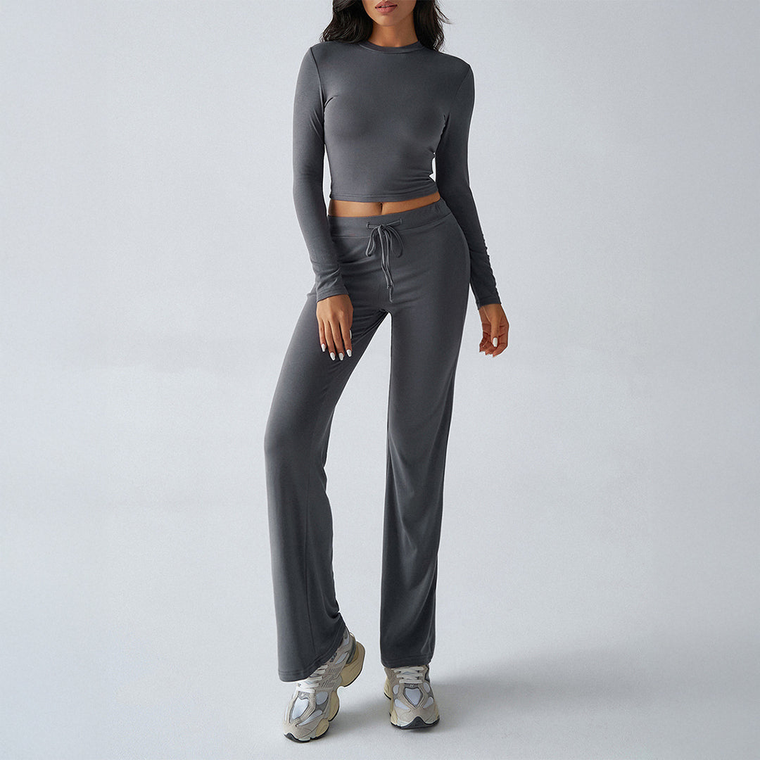 Women's fitted long sleeve crop top and wide lounge pants in a two-piece set made of stretch jersey Mune Fashion
