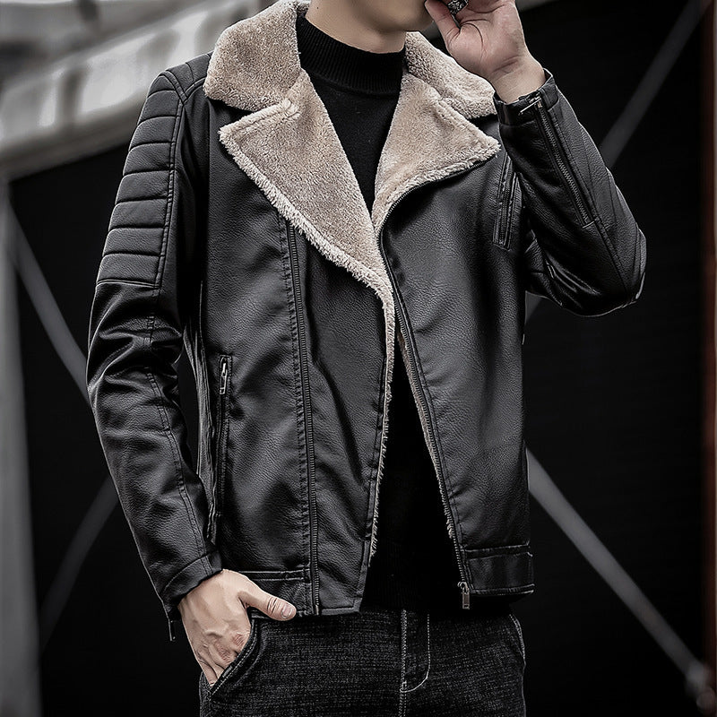 Men's pilot leather jacket with teddy lining, wide turn-down collar and padded sleeve detail Mune Fashion