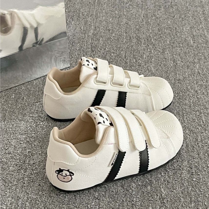 Women's sporty sneakers with practical Velcro fastening and stylish design Mune Fashion