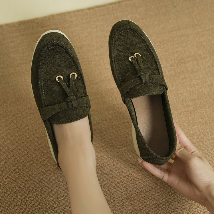 Women's comfortable Slip-On Loafer with decorative tassel trim and ergonomic rubber sole Mune Fashion
