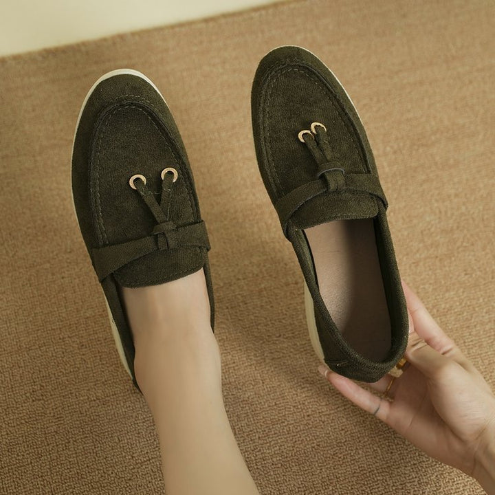 Women's comfortable Slip-On Loafer with decorative tassel trim and ergonomic rubber sole Mune Fashion