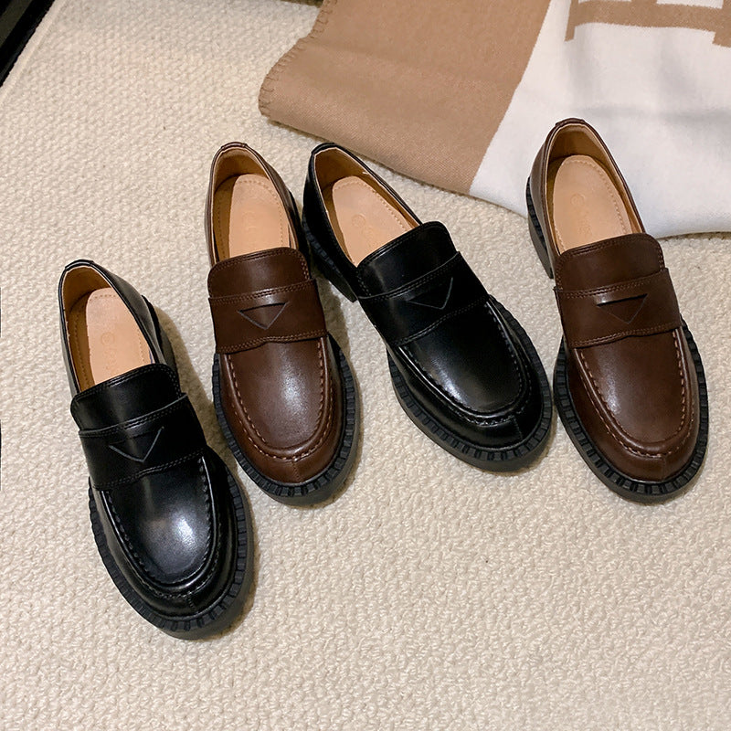Ladies timeless penny loafers with profiled rubber edge and moccasin seam Mune Fashion
