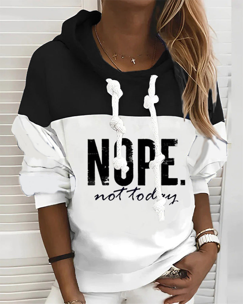 Women's sporty-urban hoodie with statement print, distinctive drawstrings and balloon sleeves Mune Fashion
