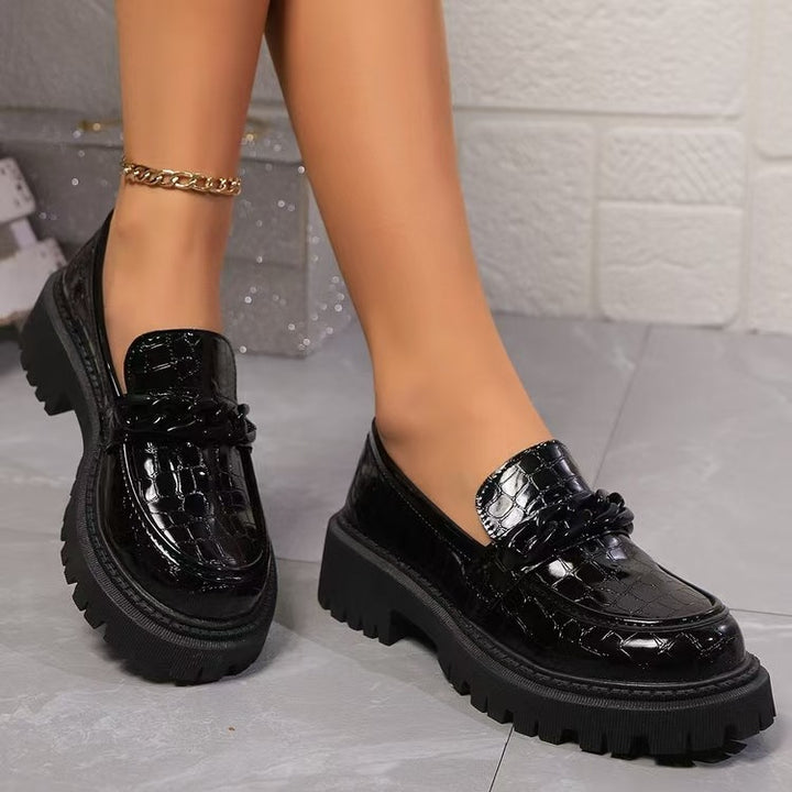 Women's patent oxford with croc embossing, thick tractor sole and padded insole Mune Fashion