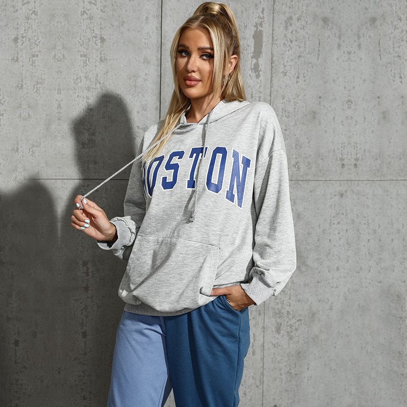 Women's hooded sweatshirt with college style print, kangaroo pocket and casual oversized fit Mune Fashion
