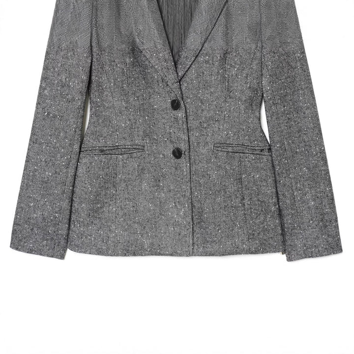 Women Tailored Blazer in Herringbone Pattern with Notched Collar and Flap Pockets Mune Fashion