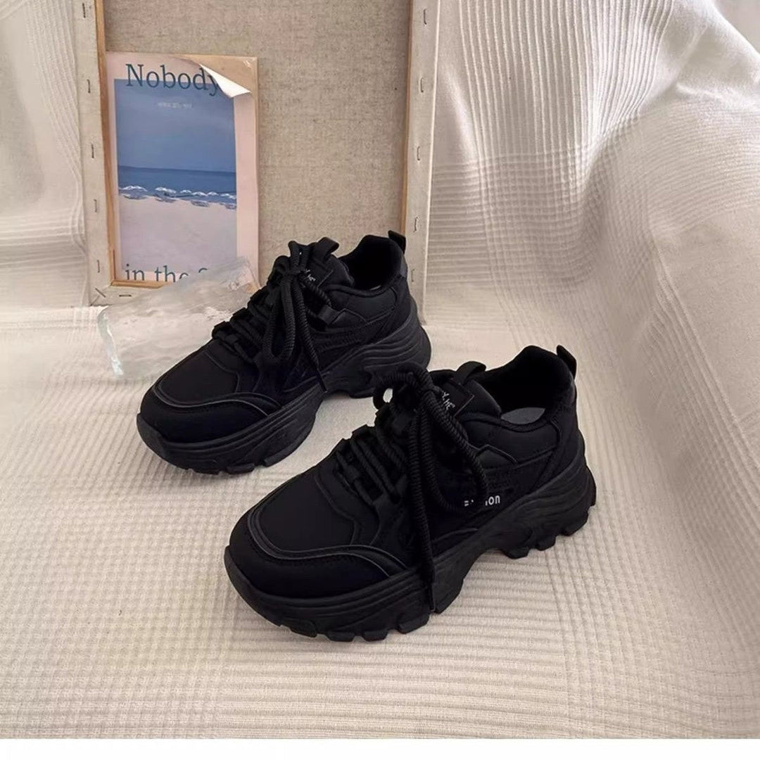 Women's sporty sneakers with robust profile and comfortable cushioning Mune Fashion
