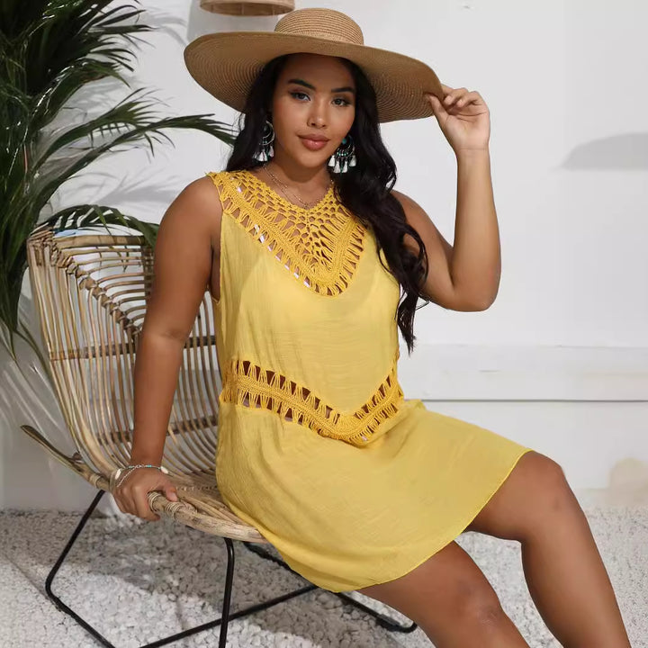 Ladies airy crochet dress with V-neck and decorative cut Mune Fashion