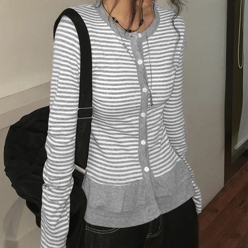 Women nan finer short cardigan with button placket, lace collar, and wavy hem Mune Fashion