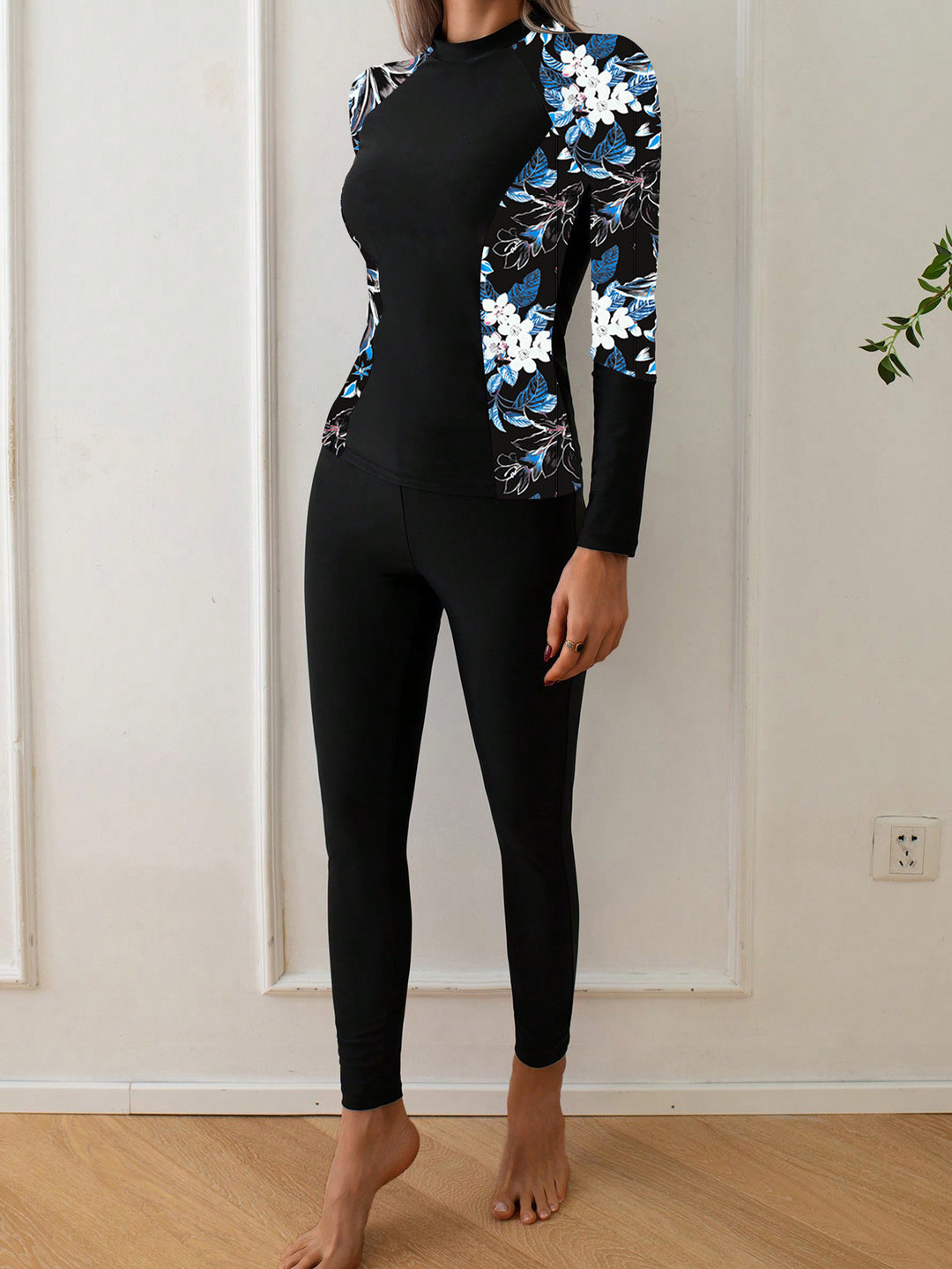 Women's Long Sleeve Rashguard with Floral Design Mune Fashion