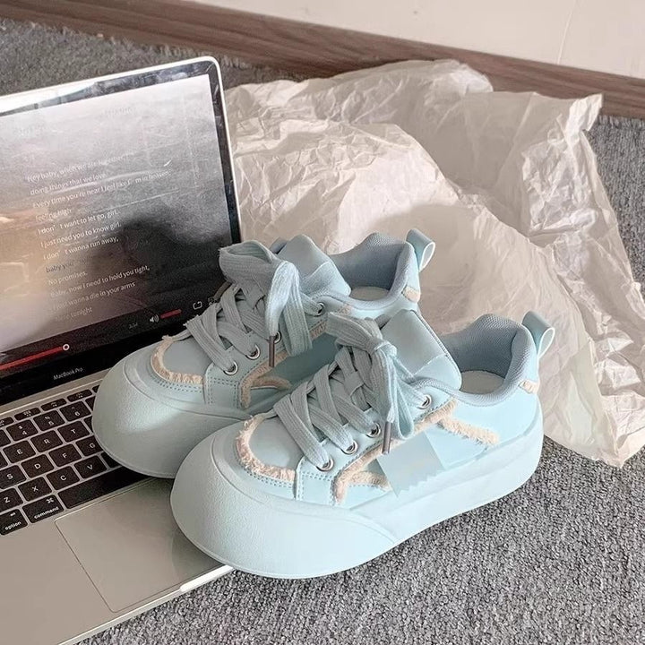 Women's platform sneakers with plush trim, softly padded insole and sculpted sole Mune Fashion