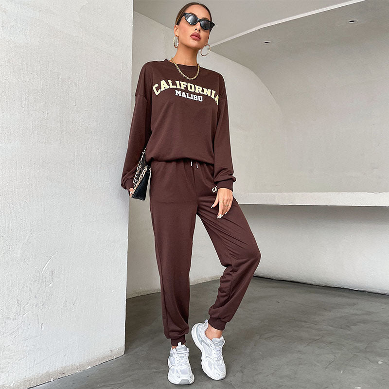 Women Casual Sweatset in College Look with Oversized Sweatshirt and Jogging Pants Mune Fashion