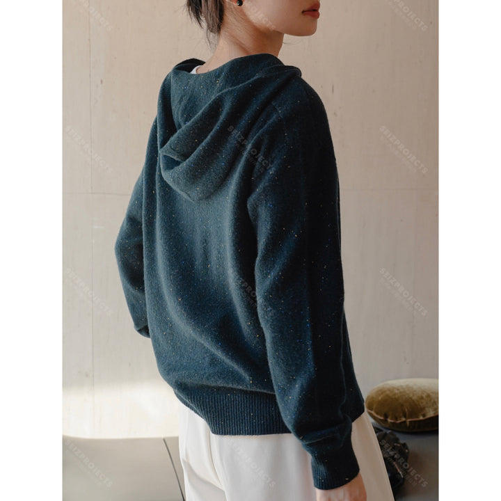 Women's Loose Fine Knit Sweater with Subtle V-Neck and Melange Texture Mune Fashion