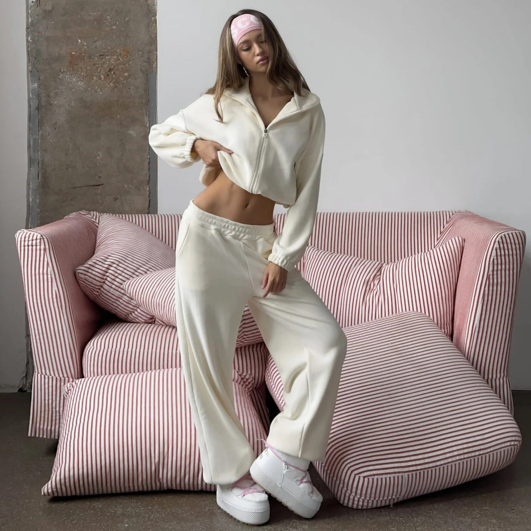 Women Cozy Fleece Set with Short Zipper Jacket, Stand Collar and Loose Jogging Pants Mune Fashion
