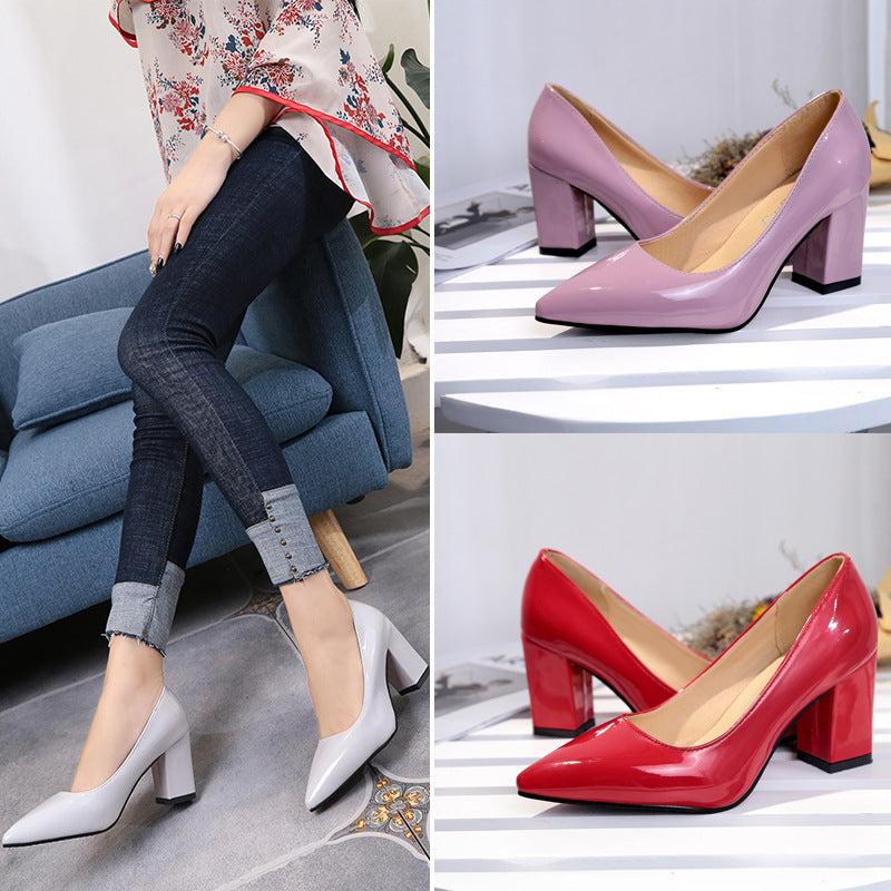 Ladies' patent pumps with pointed toe, mid-height block heel, and padded insole Mune Fashion