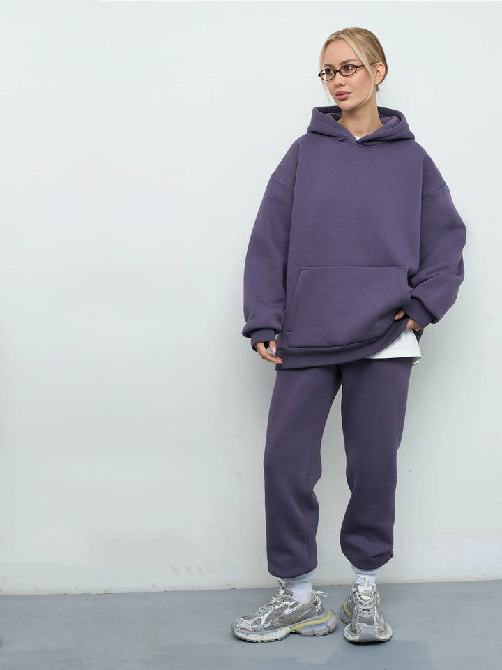 Women's oversized hoodie with kangaroo pocket and soft French terry Mune Fashion