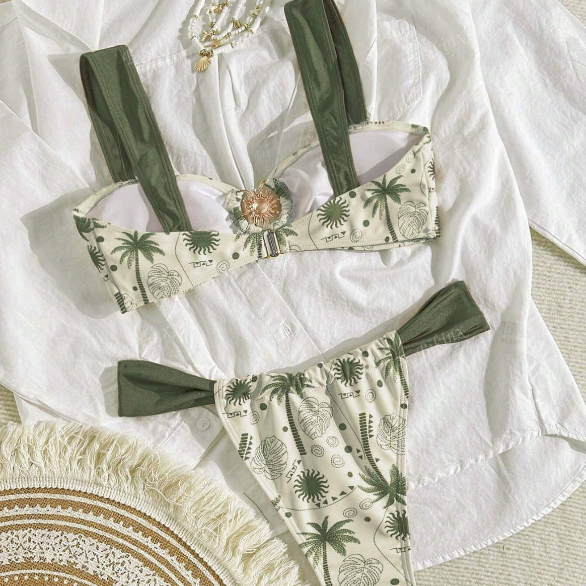 Women's bikini set with deep V-neck and comfortable straps Mune Fashion