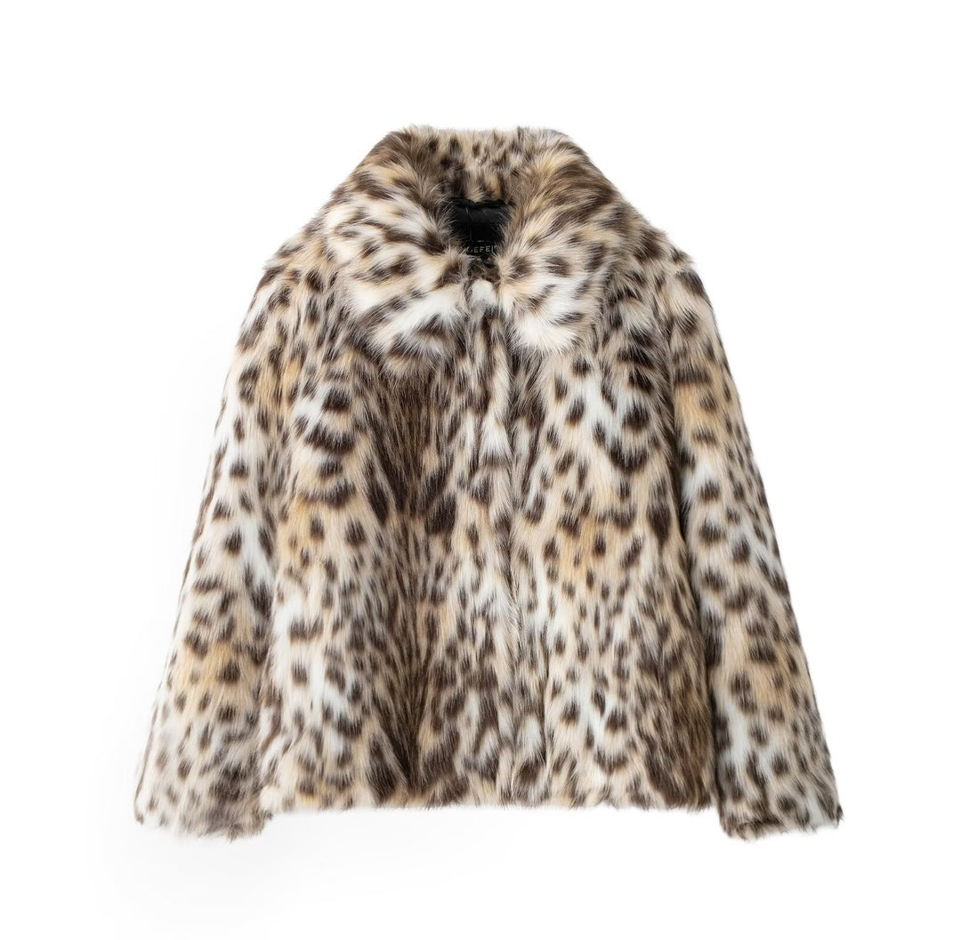 Ladies' short faux fur coat with oversized shawl collar and soft lining Mune Fashion