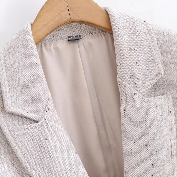 Women Tailored Bouclé Blazer with Princess Seams and Hidden Button Placket Mune Fashion
