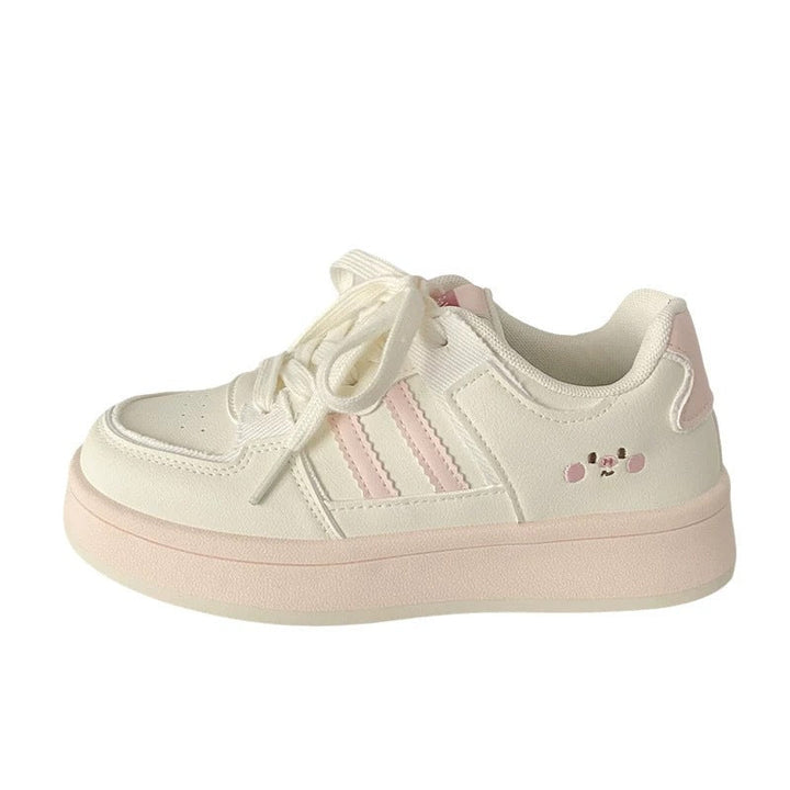 Women's sneakers with comfortable platform and stylish accents Mune Fashion