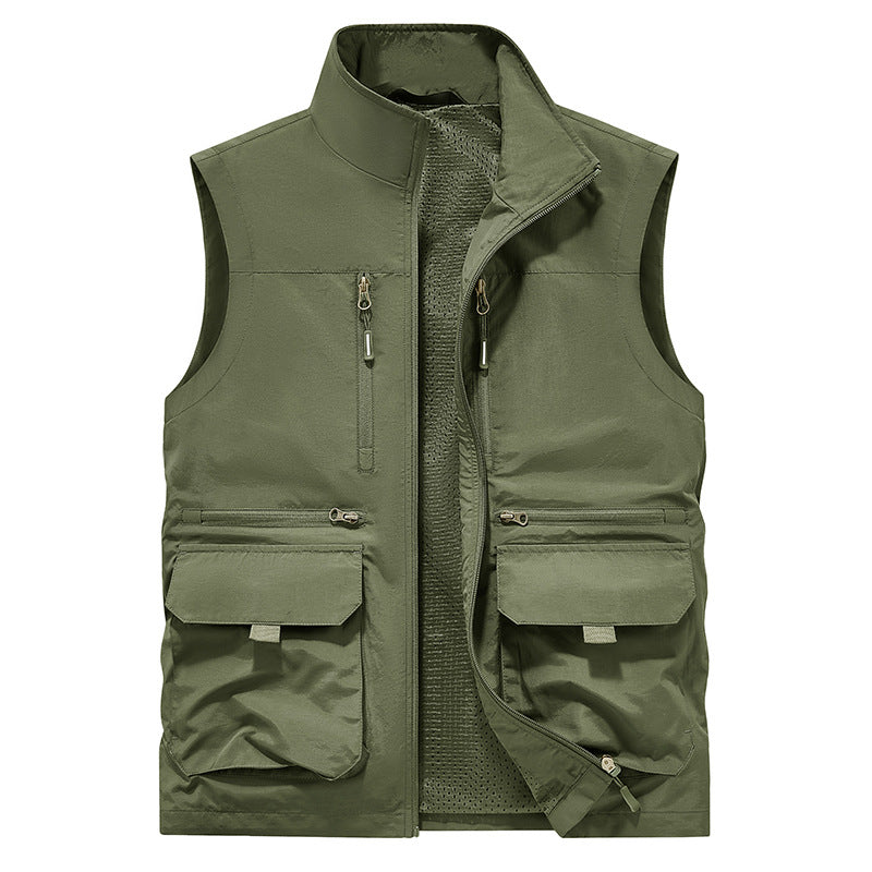 Men's multifunctional utility vest with zip pockets, applied flaps and breathable mesh lining Mune Fashion