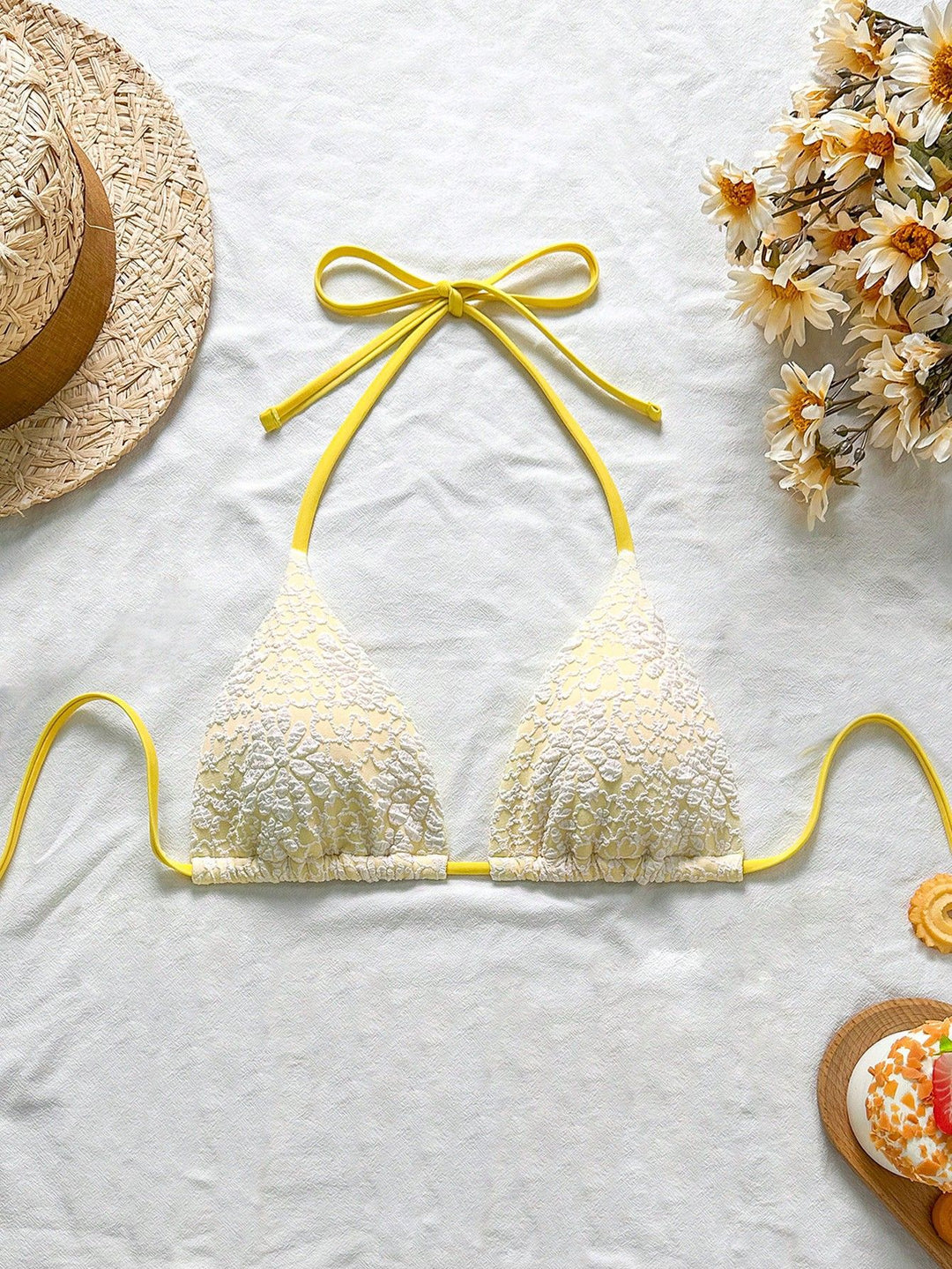 Women's bikini bottom with floral lace applications Mune Fashion