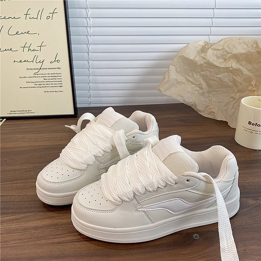 Women's sneakers with comfortable padding and stylish design Mune Fashion