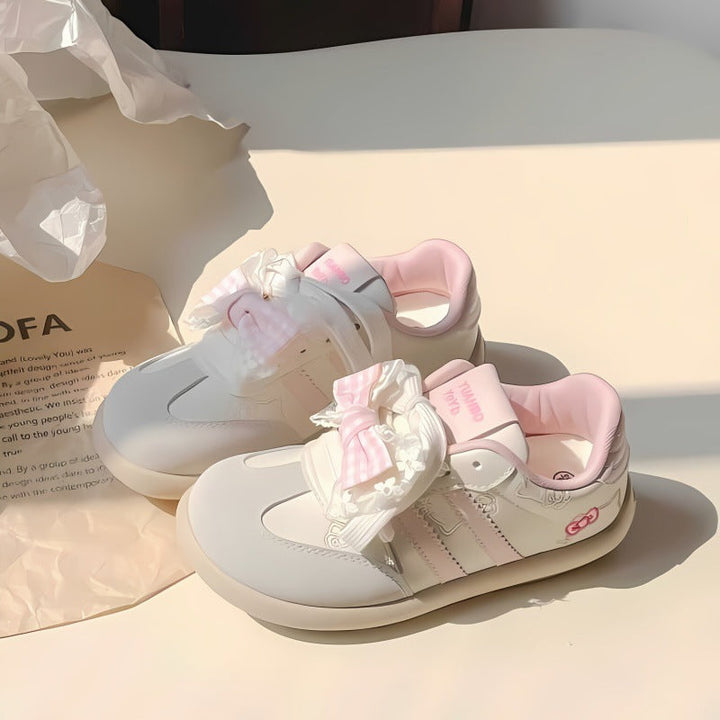 Women's sporty sneakers with unique animal motifs and decorative lacing Mune Fashion