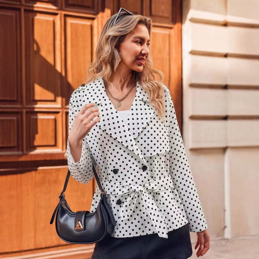 Women's short dotted trench coat with waist belt and double-breasted button placket Mune Fashion
