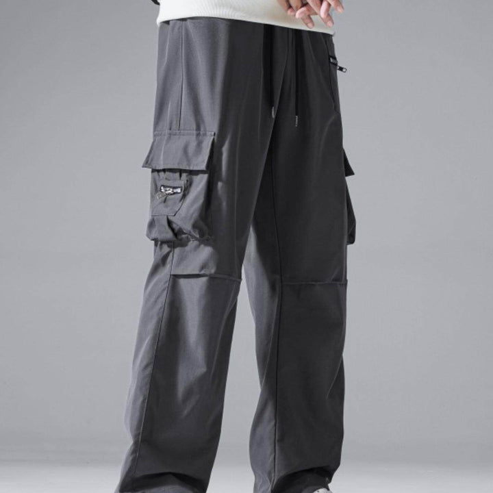 Men's cargo jogging pants with multi pockets and drawstring waistband Mune Fashion