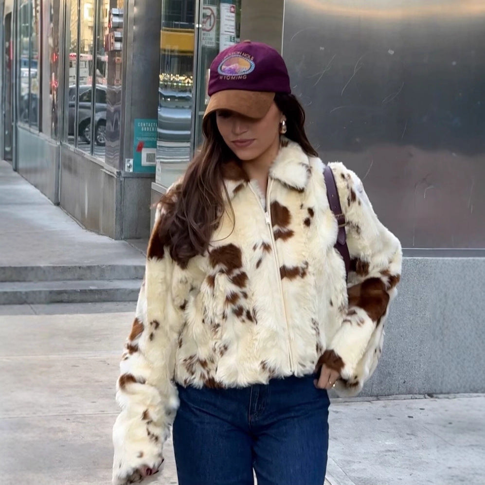 Women's short faux fur jacket in spotted look with lapel collar and full zip Mune Fashion