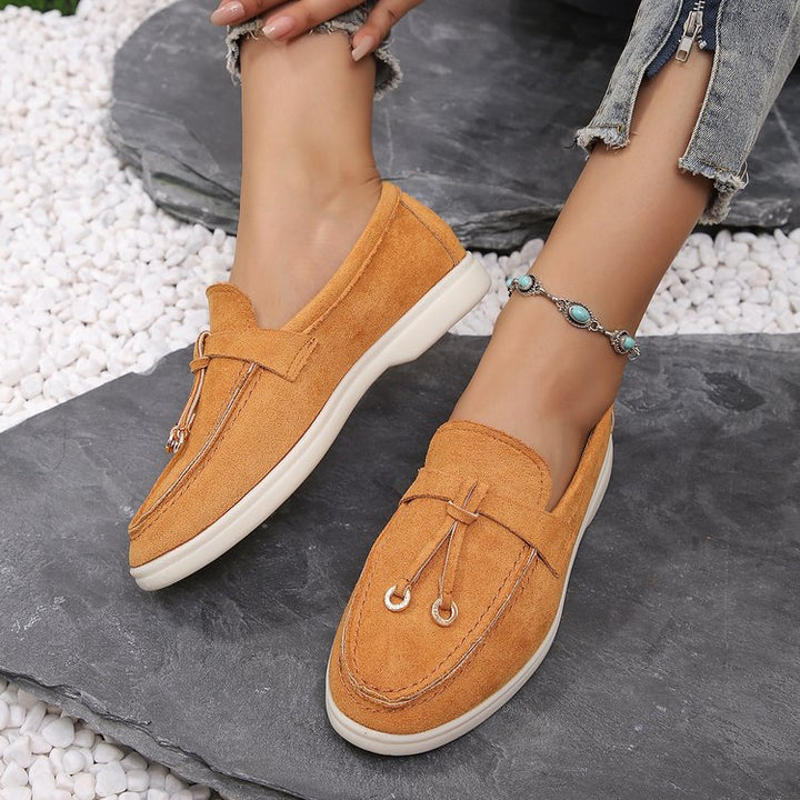 Damen Slipper-Loafer aus Velourslederoptik mit dekorativem Knotenriemen und leicht profilierter Gummisohle Mune Fashion