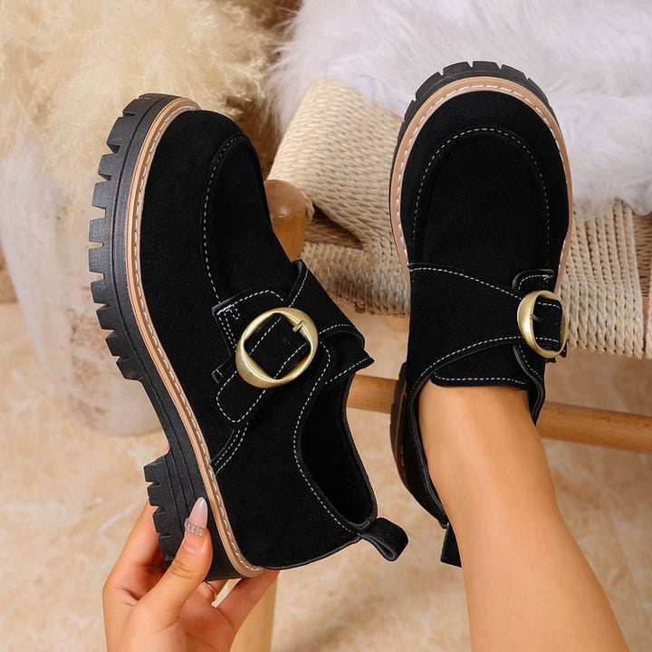 Women's chunky loafer in moccasin style with large decorative buckle, velour look and profiled rubber sole Mune Fashion