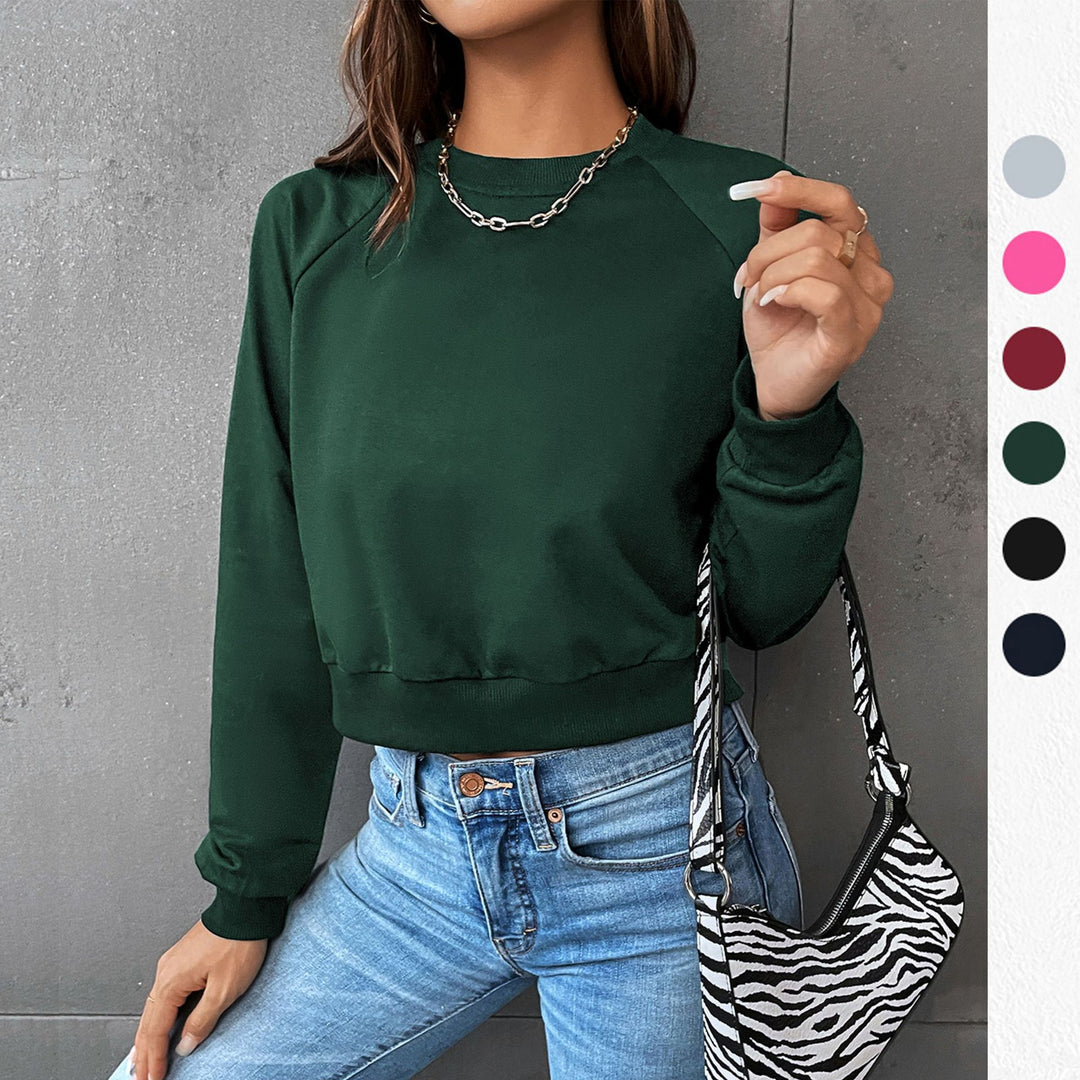Women's Cropped Sweatshirt made of cotton blend with raglan sleeves Mune Fashion